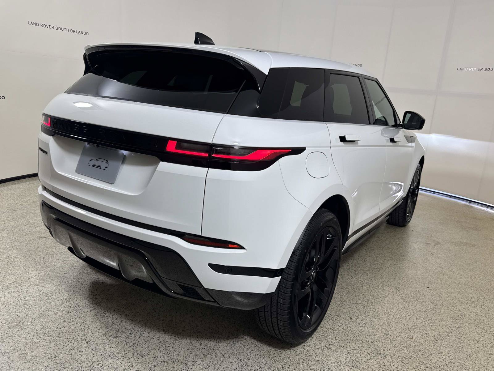 New 2026 Land Rover Range Rover Evoque Hoxton AWD/4WD image 5