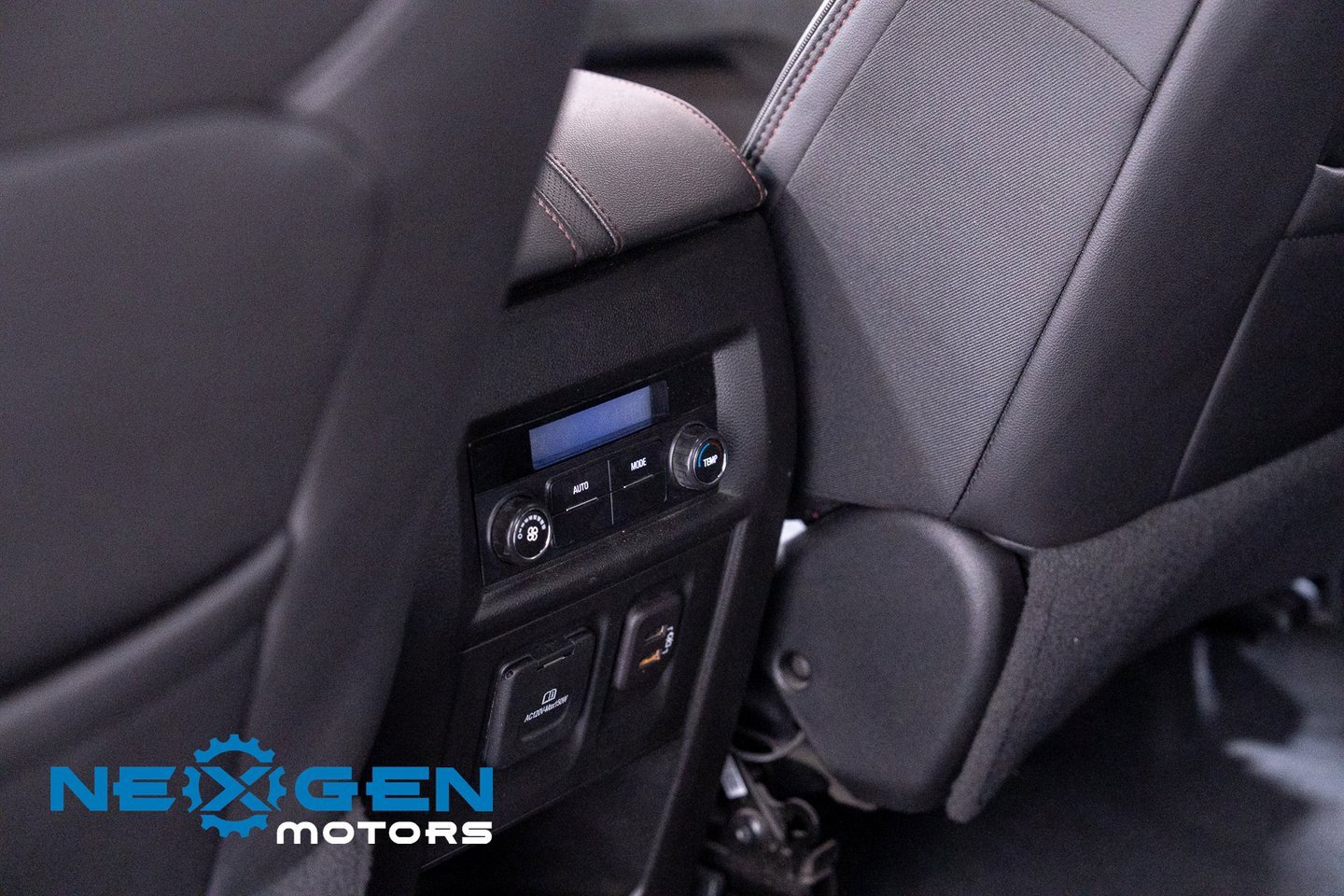 Used 2023 Chevrolet Traverse RS w/ LPO, Floor Liner Package image 40