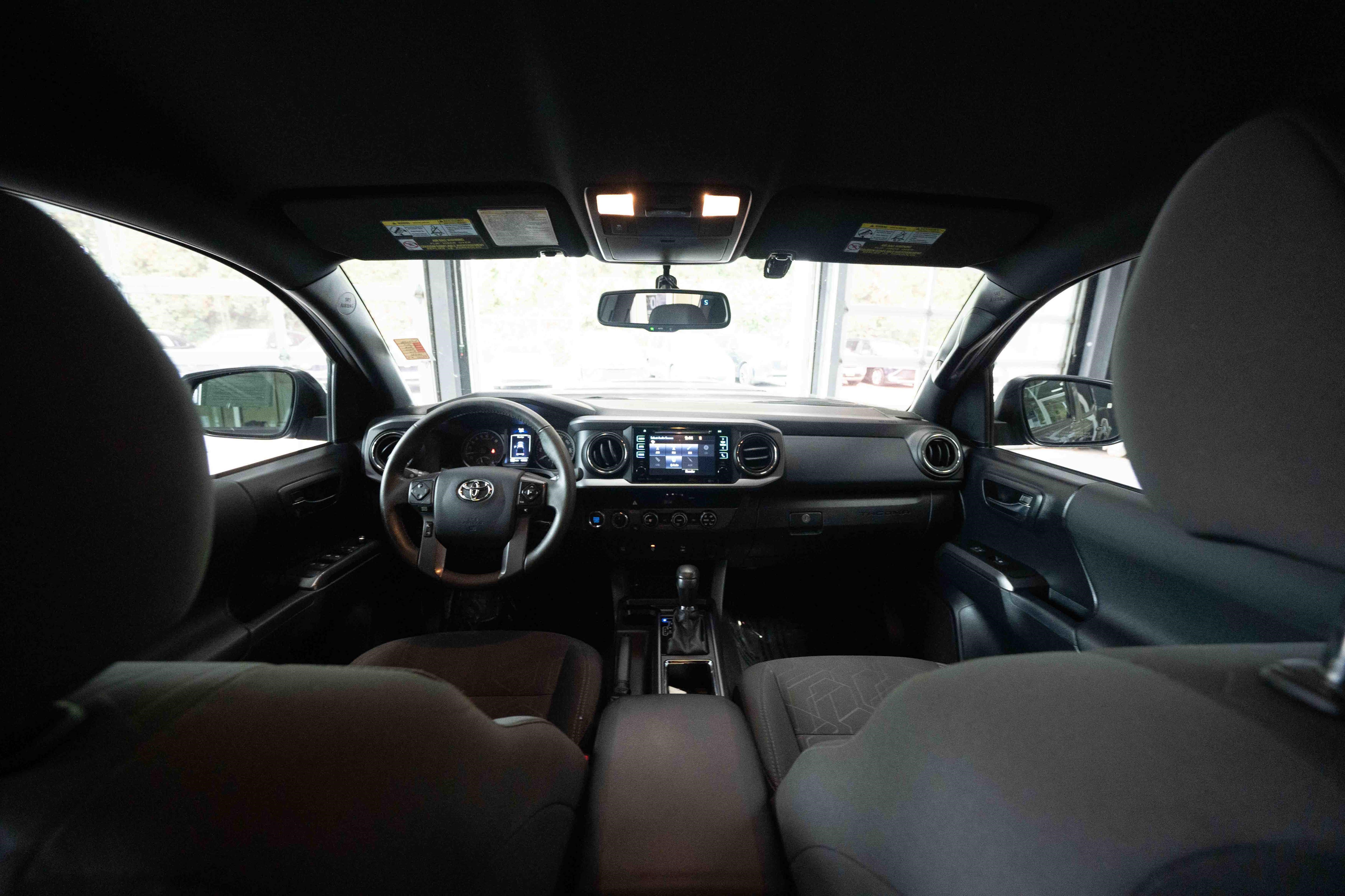Used 2017 Toyota Tacoma TRD Sport w/ Tow Package (A/T) AWD/4WD image 19