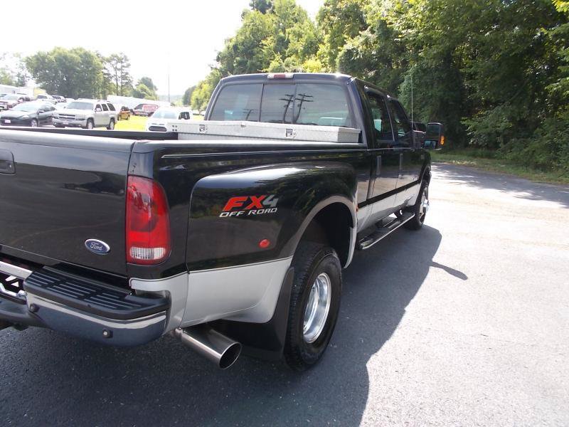 Used 2004 Ford F350 Lariat AWD/4WD image 14