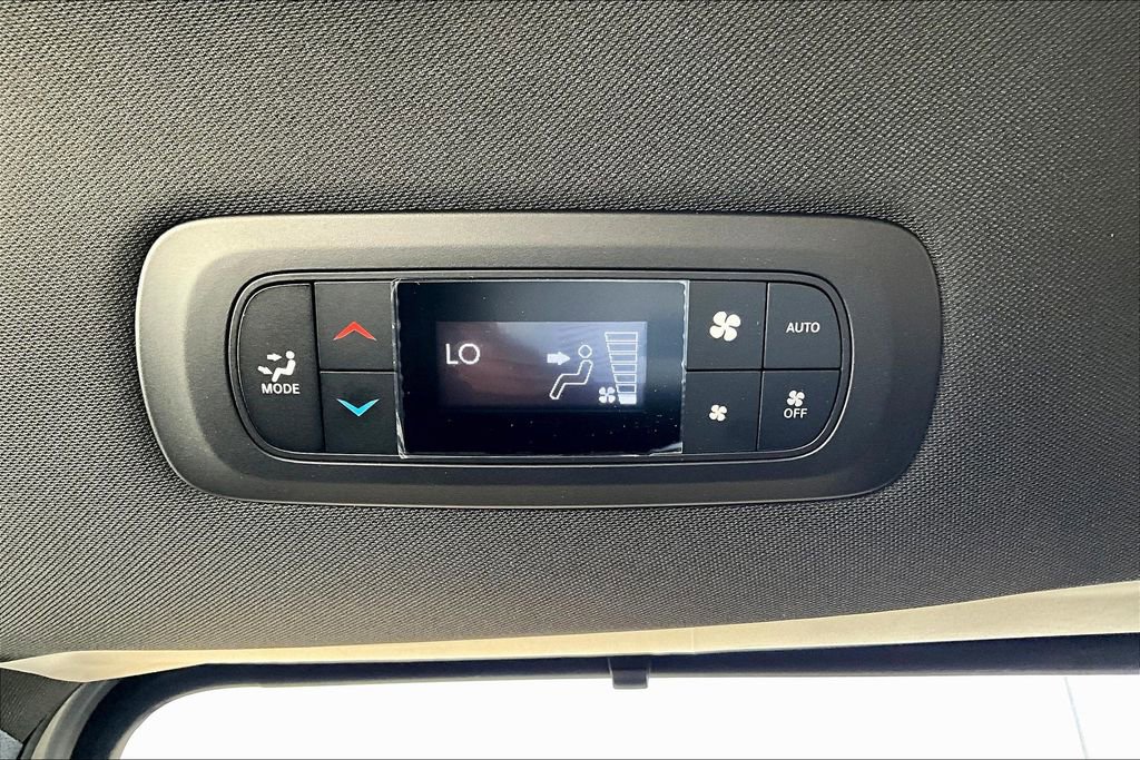 New 2026 Chrysler Pacifica Select image 15