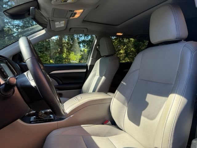 Used 2018 Toyota Highlander XLE AWD/4WD image 8