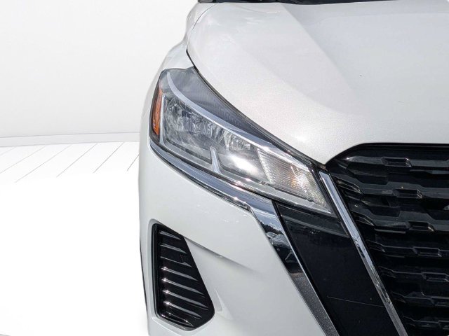 Used 2022 Nissan Kicks SV FWD image 9
