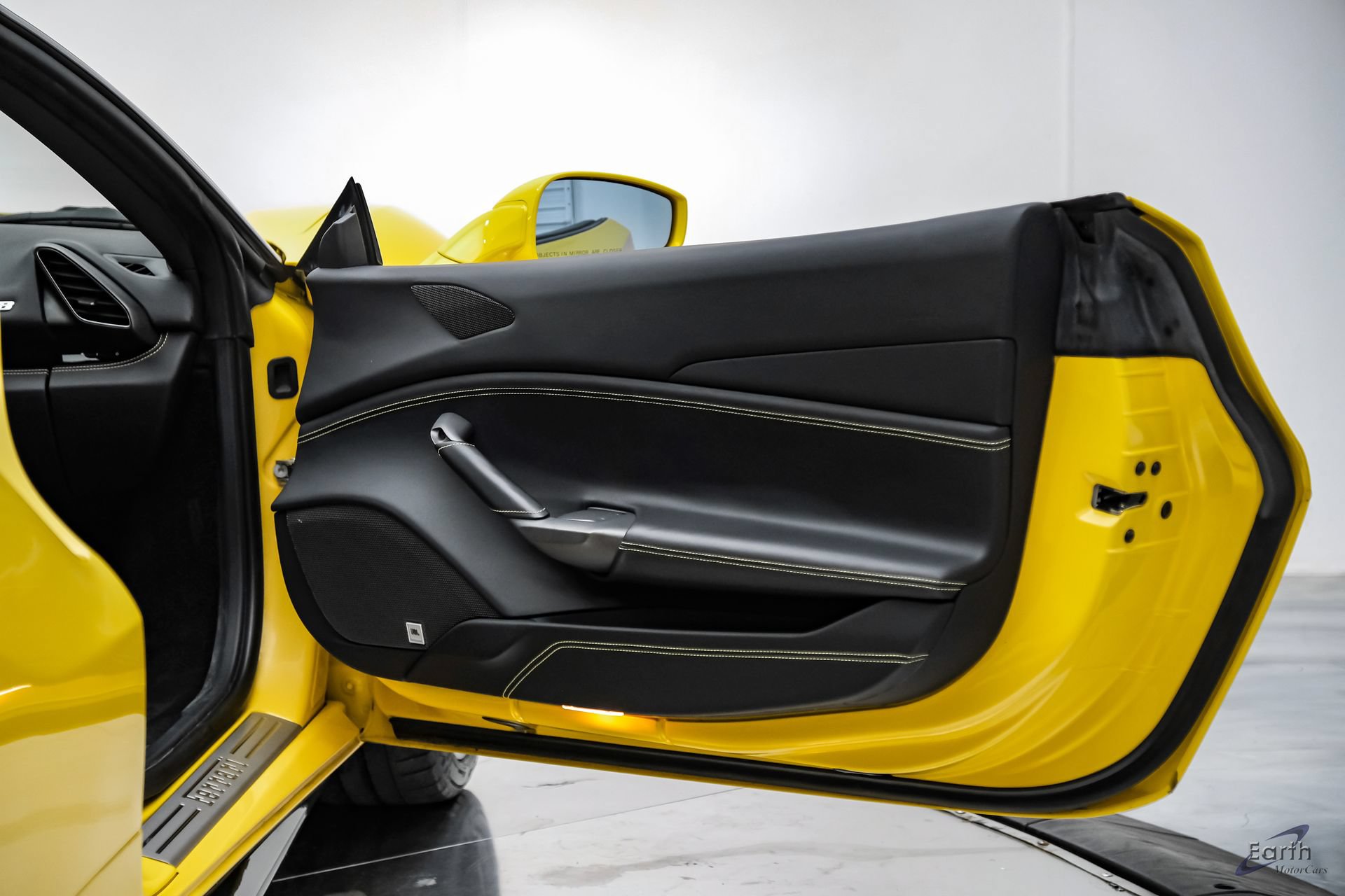 Used 2019 Ferrari 488 GTB RWD image 98
