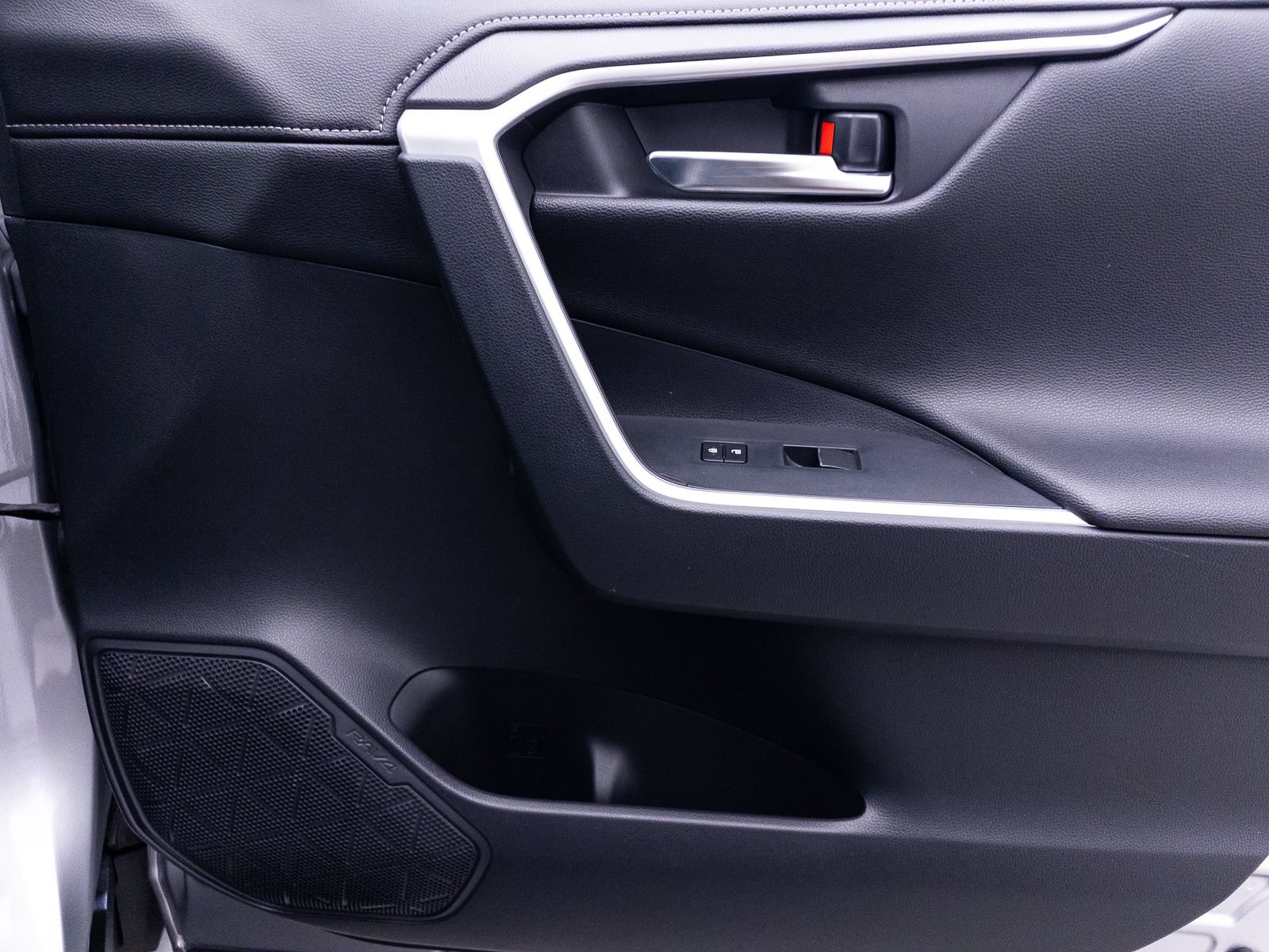 Used 2019 Toyota RAV4 Limited w/ Carpet Mat Package AWD/4WD image 39