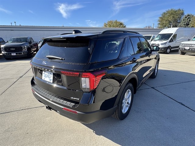 New 2026 Ford Explorer Active image 4