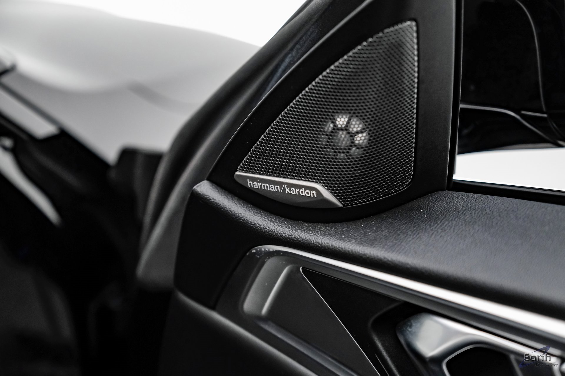 Used 2021 BMW M4 Coupe w/ Executive Package image 81