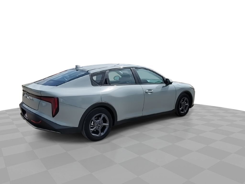 Used 2025 Kia K4 LXS FWD image 8