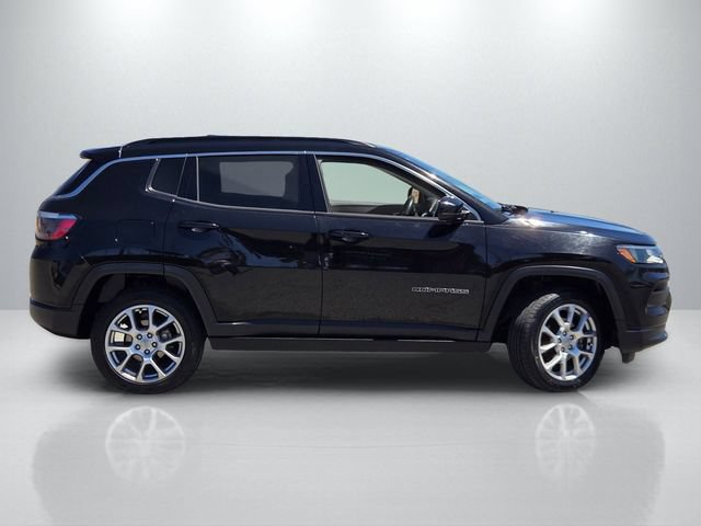 Used 2022 Jeep Compass Latitude AWD/4WD image 3