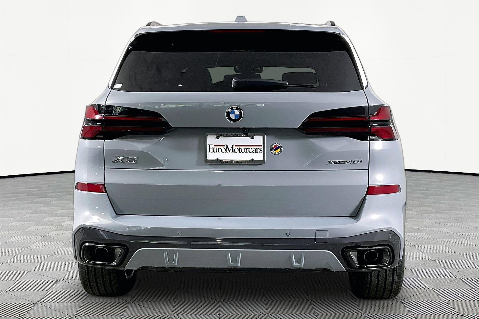 New 2026 BMW X5 xDrive40i w/ M Sport Package AWD/4WD image 7