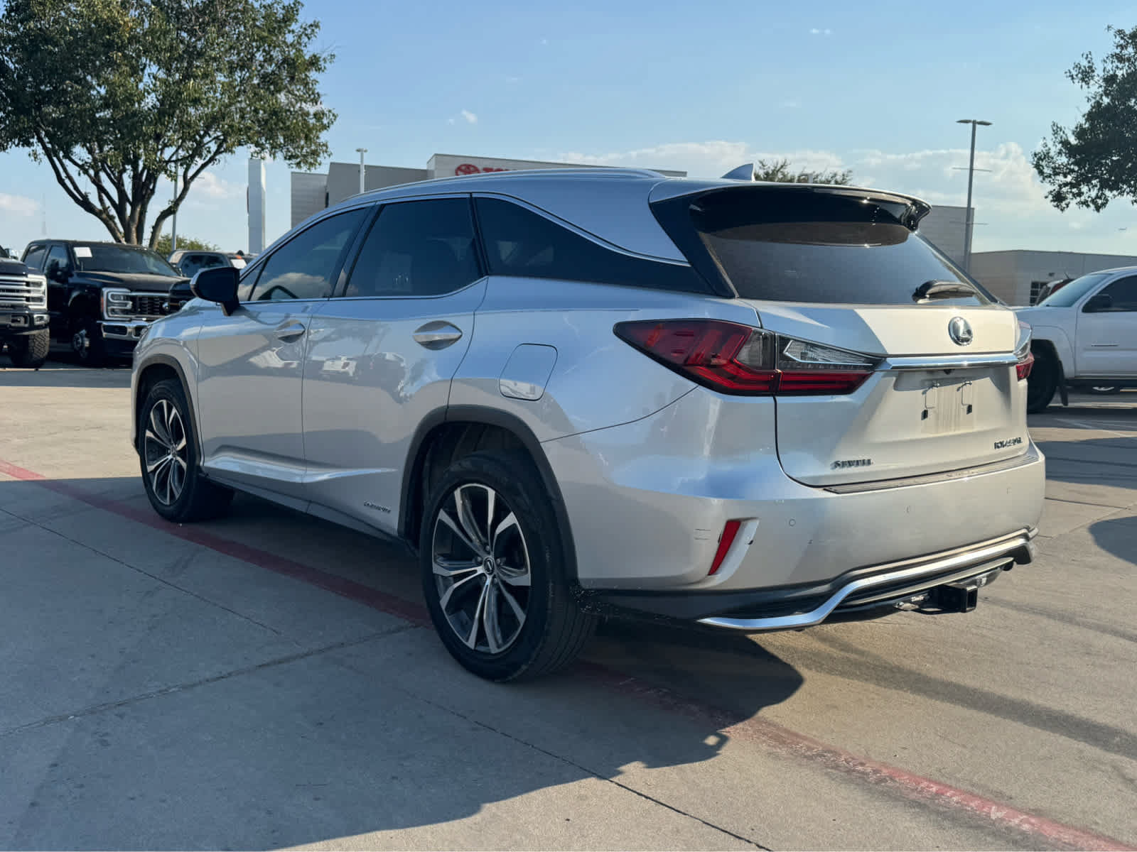 Used 2018 Lexus RX 450hL Premium w/ Premium Package AWD/4WD image 2