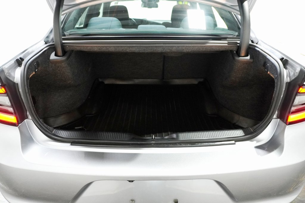 Used 2017 Dodge Charger SXT image 6