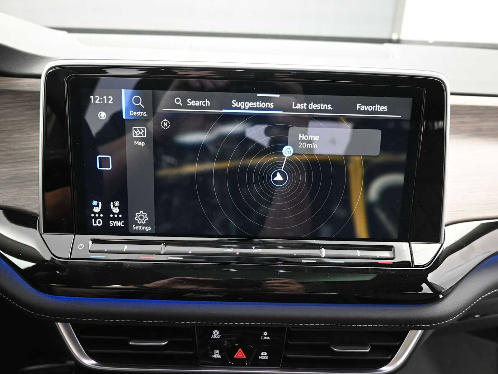 Used 2025 Volkswagen Atlas SEL Premium R-Line image 14