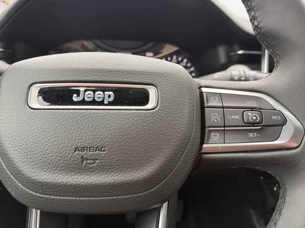 Used 2025 Jeep Compass Limited image 26