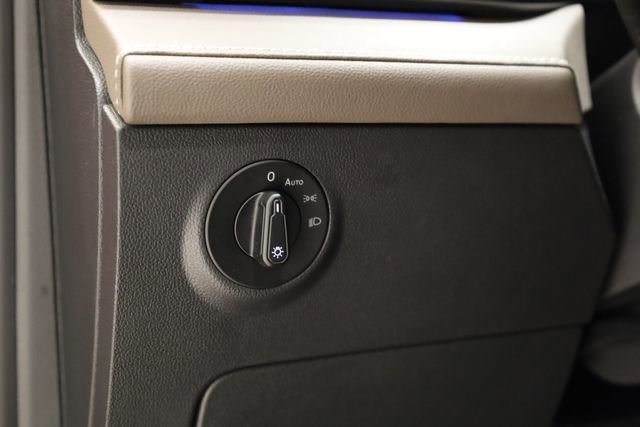 Used 2023 Volkswagen Taos SEL image 13