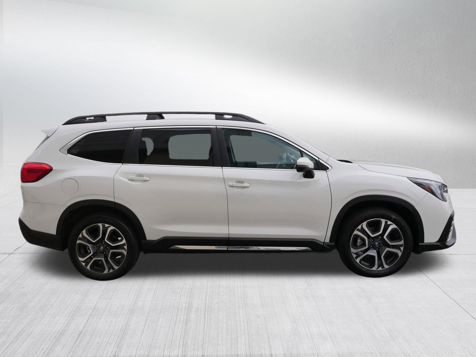 Used 2023 Subaru Ascent Limited image 8