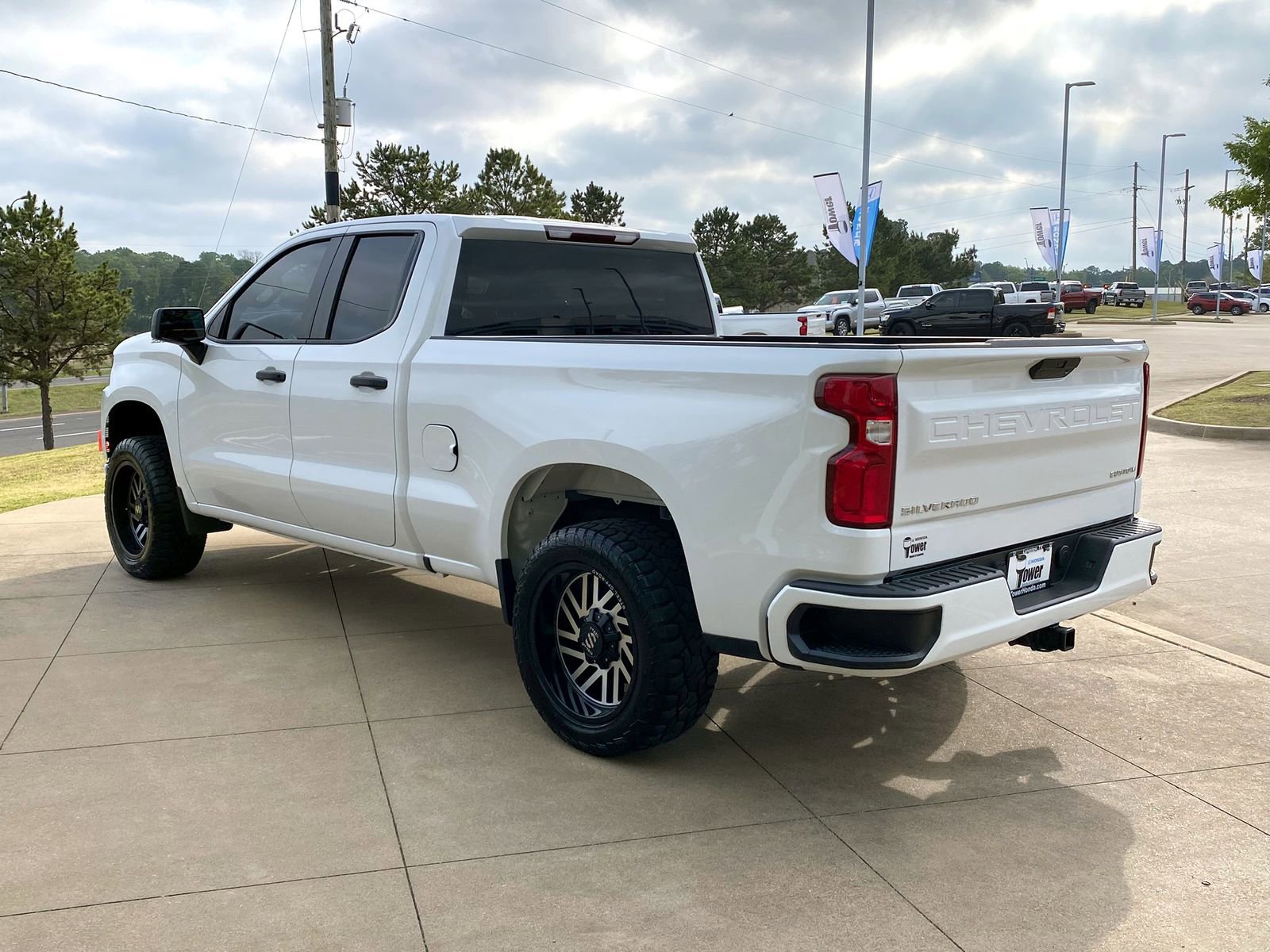 Used 2021 Chevrolet Silverado 1500 Custom image 4