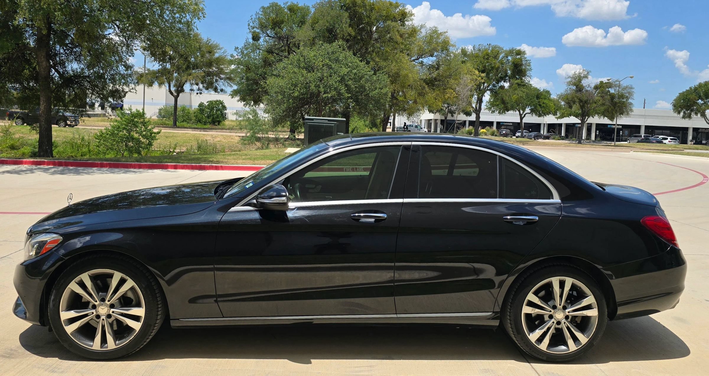Used 2015 Mercedes-Benz C 300 Sedan image 9