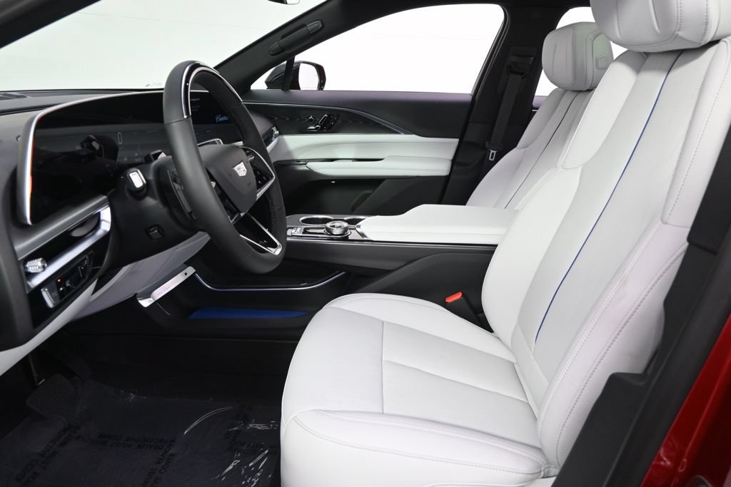New 2026 Cadillac Lyriq Luxury w/ LPO, Floor Liner Package AWD/4WD image 13