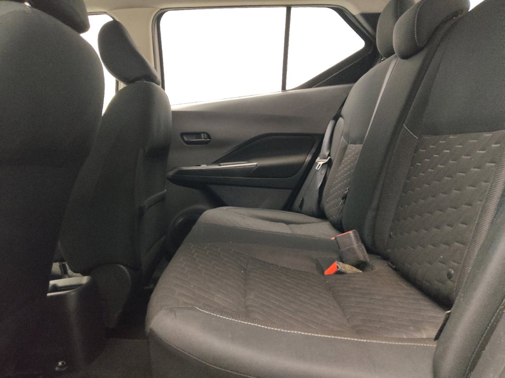 Used 2022 Nissan Kicks S image 18