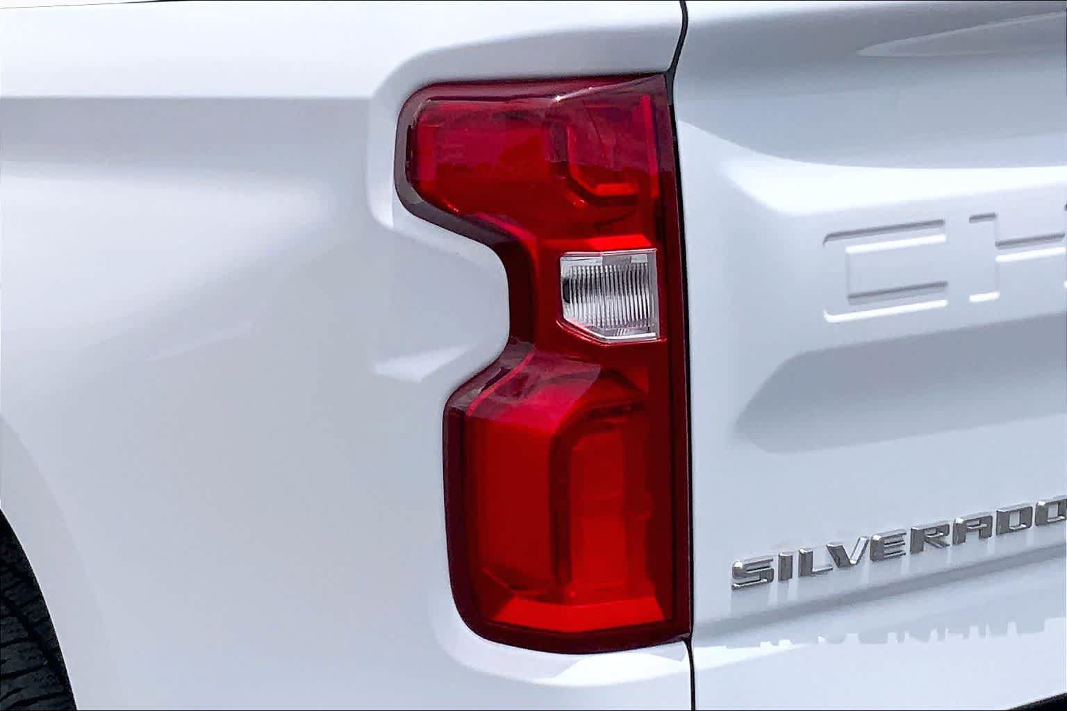 Used 2022 Chevrolet Silverado 1500 LTZ AWD/4WD image 29