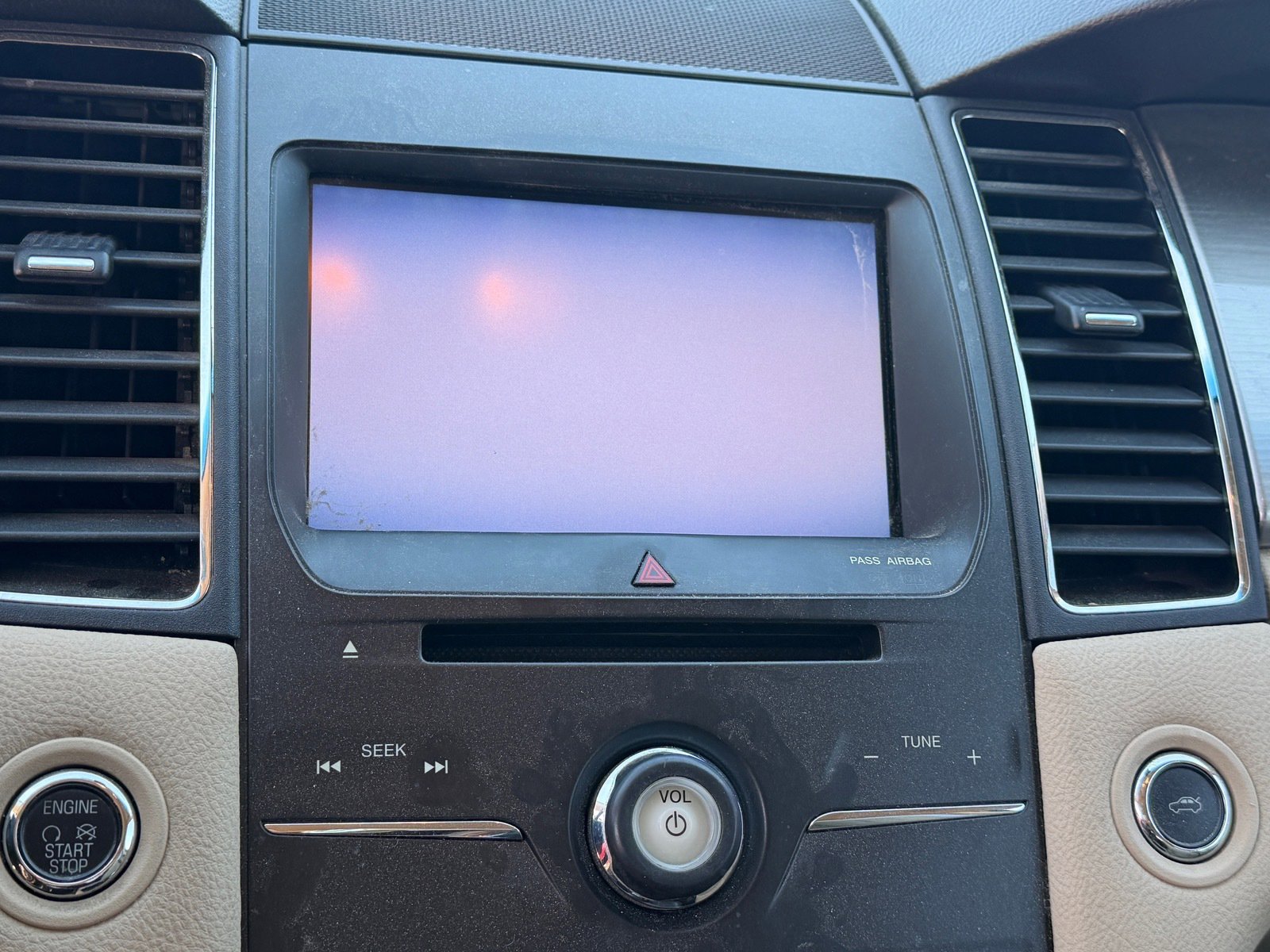 Used 2013 Ford Taurus SEL FWD image 8