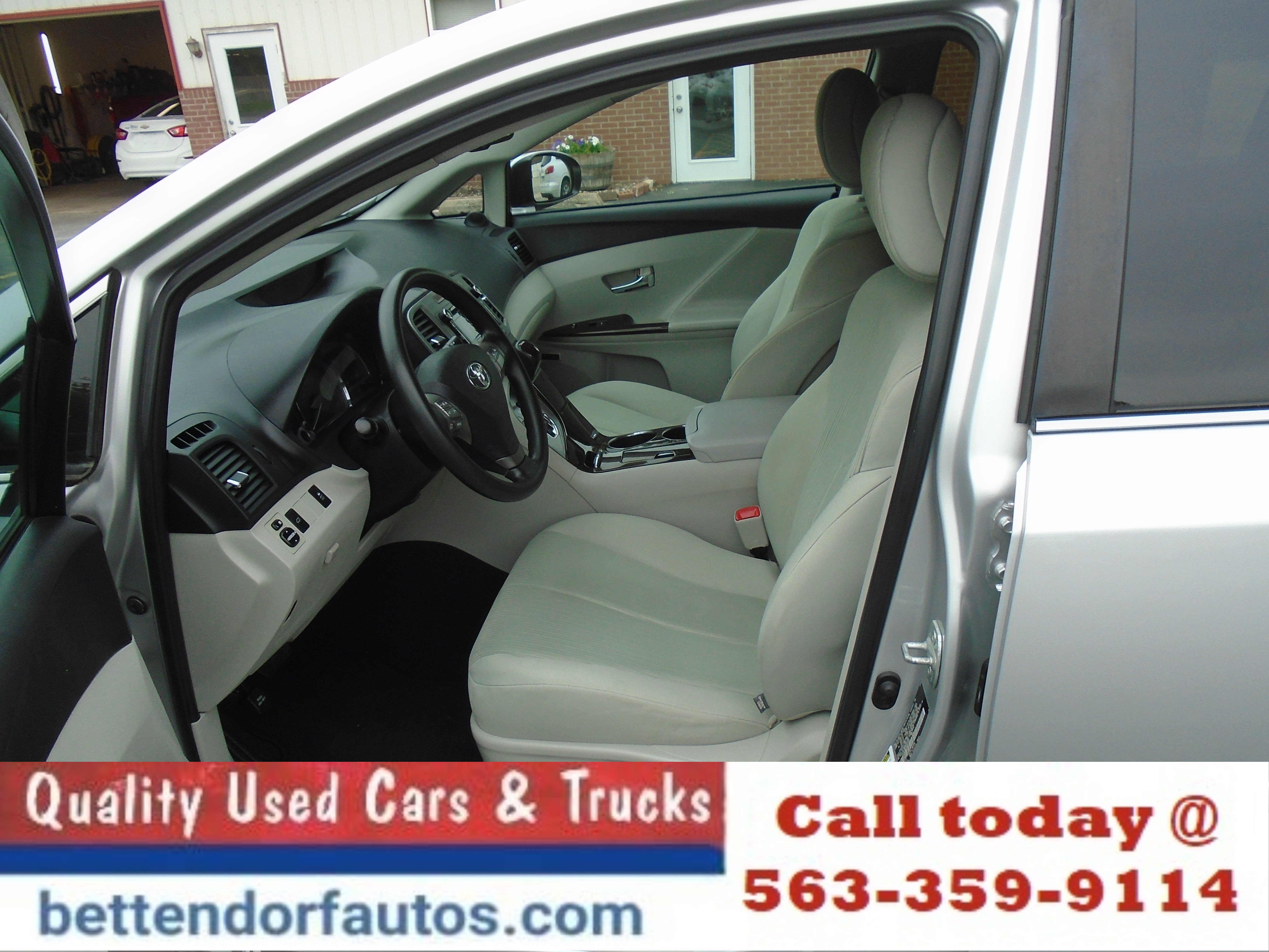 Used 2010 Toyota Venza FWD image 8