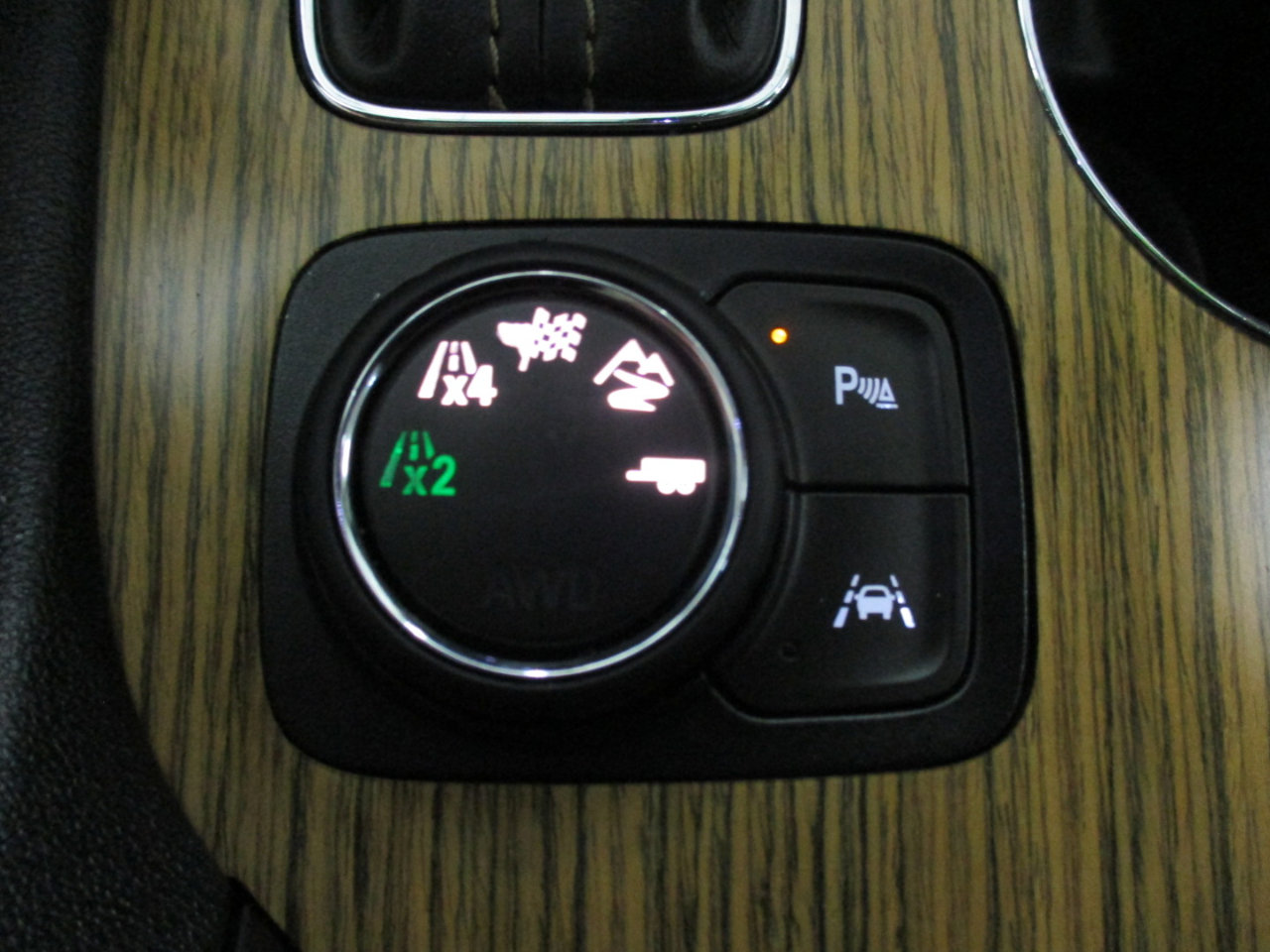 Used 2017 GMC Acadia Denali w/ Technology Package image 29