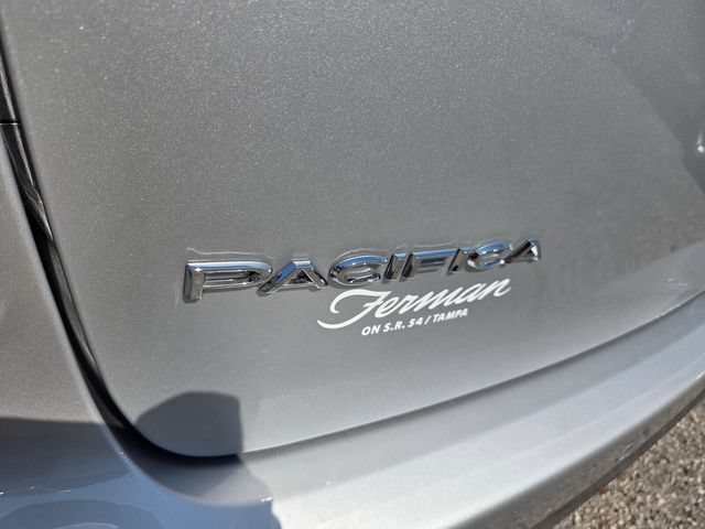 New 2026 Chrysler Pacifica Select FWD image 10