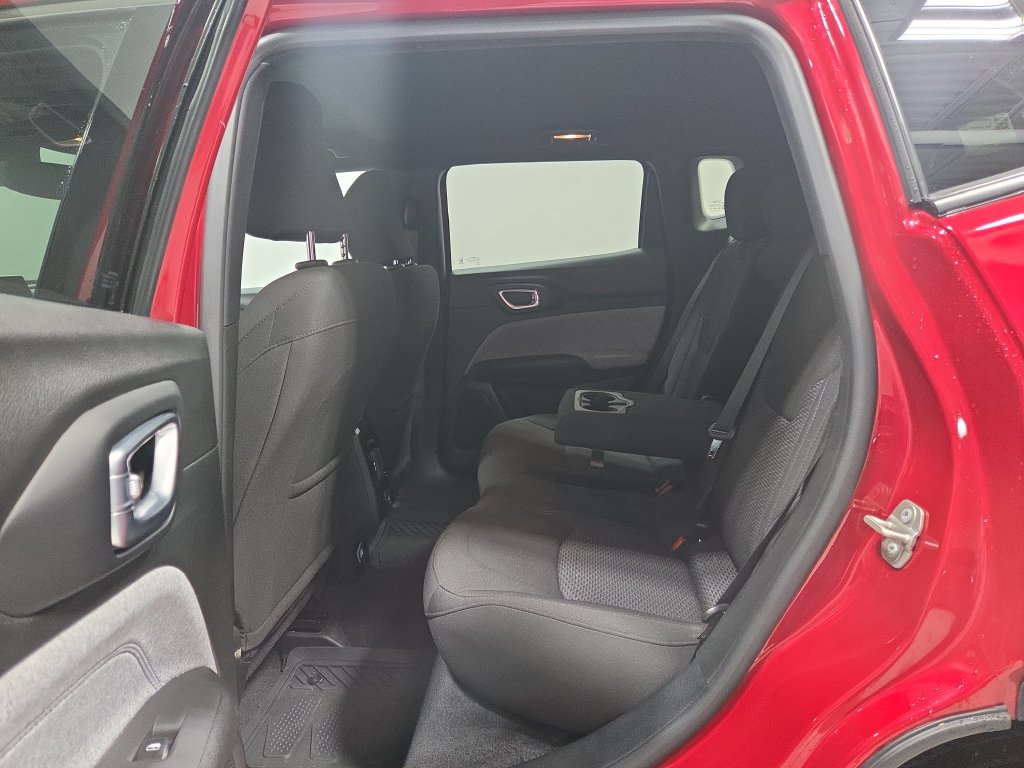 Used 2024 Jeep Compass Sport AWD/4WD image 19