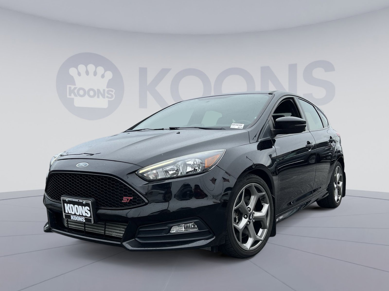 Used 2018 Ford Focus ST FWD image 1