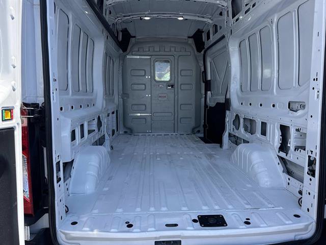 Used 2023 Ford Transit 250 148 High Roof RWD image 10