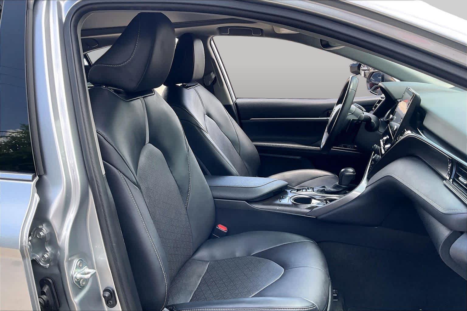 Used 2024 Toyota Camry XSE FWD image 9