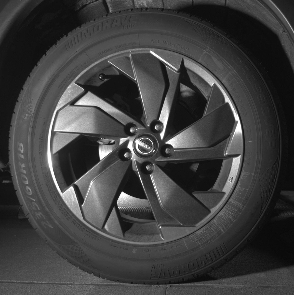 Used 2025 Nissan Rogue SV image 15