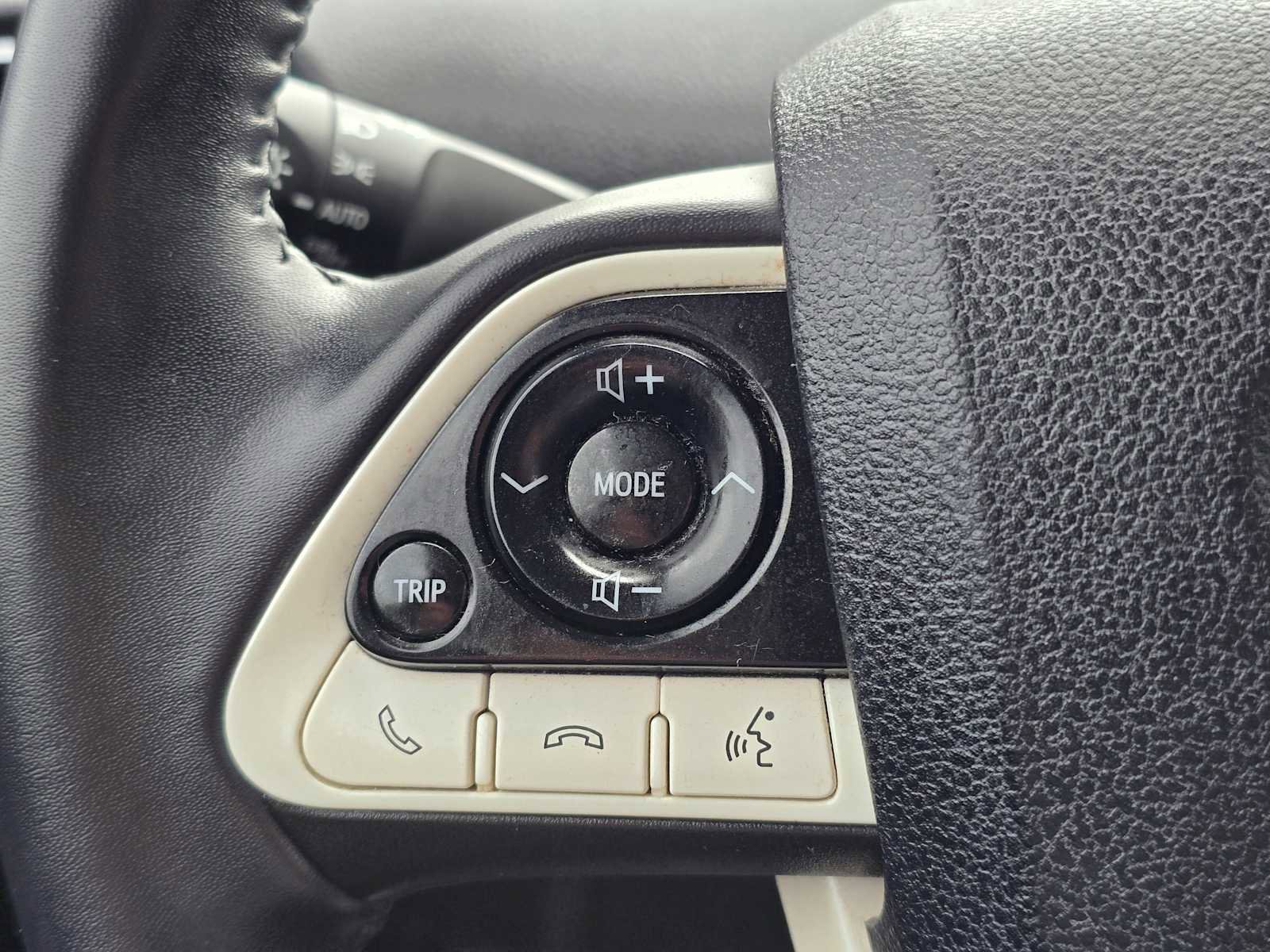Used 2019 Toyota Prius Prime Premium FWD image 30