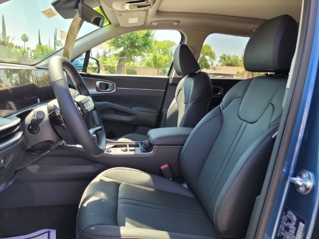 New 2026 Kia Sorento EX w/ EX Premium Package FWD image 8