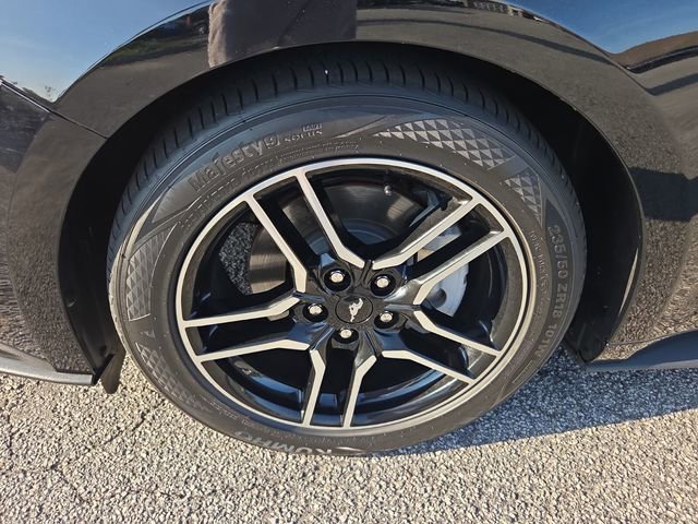 Used 2020 Ford Mustang Premium image 7