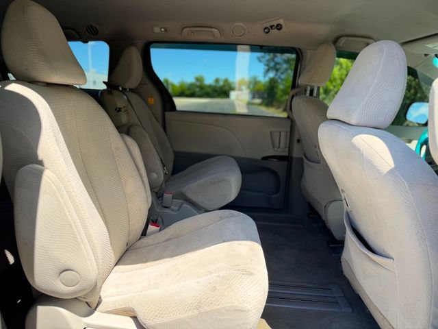 Used 2012 Toyota Sienna LE FWD image 19