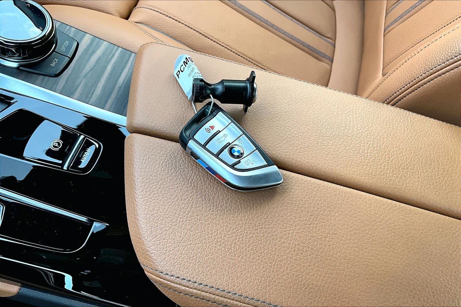 Used 2023 BMW M550i xDrive w/ Executive Package AWD/4WD image 14