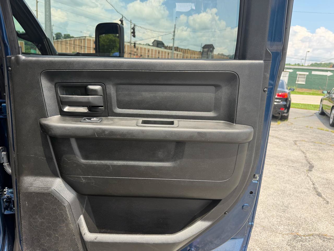 Used 2022 RAM 2500 Tradesman w/ Chrome Appearance Group RWD image 10