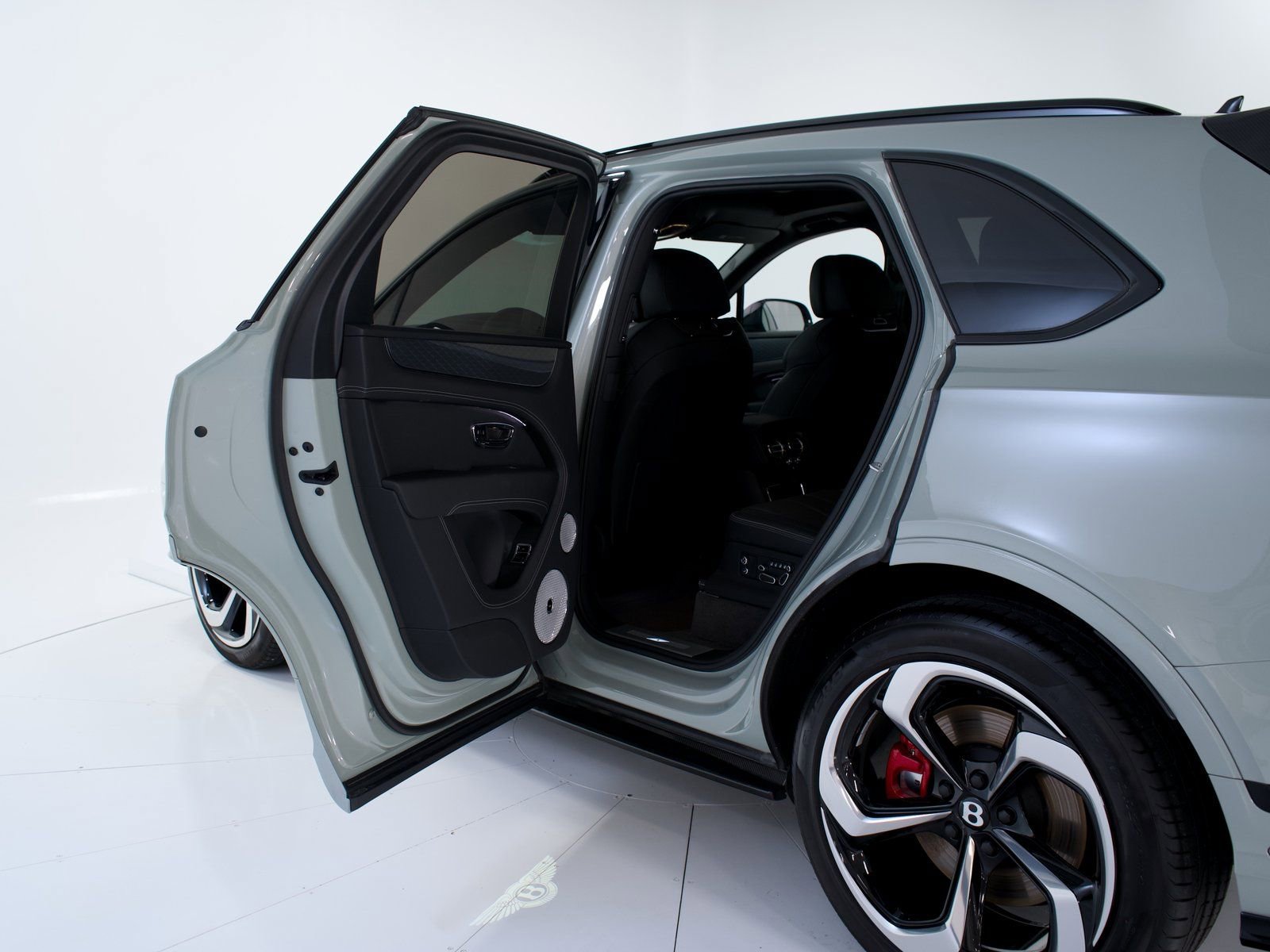 Certified 2025 Bentley Bentayga image 20