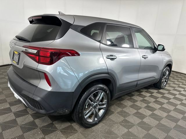 Used 2023 Kia Seltos LX image 3