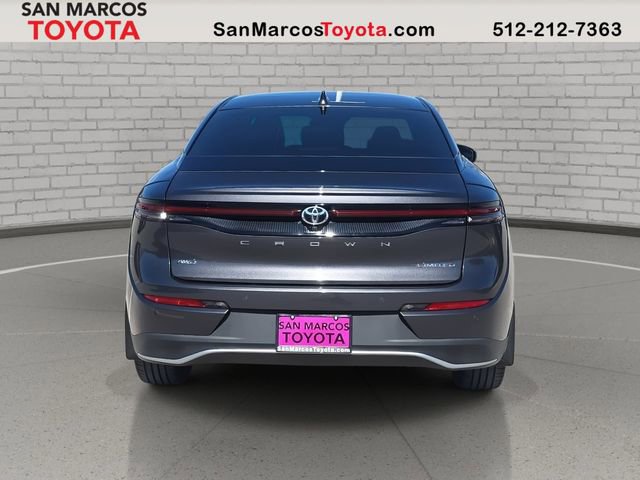Used 2023 Toyota Crown Limited image 6