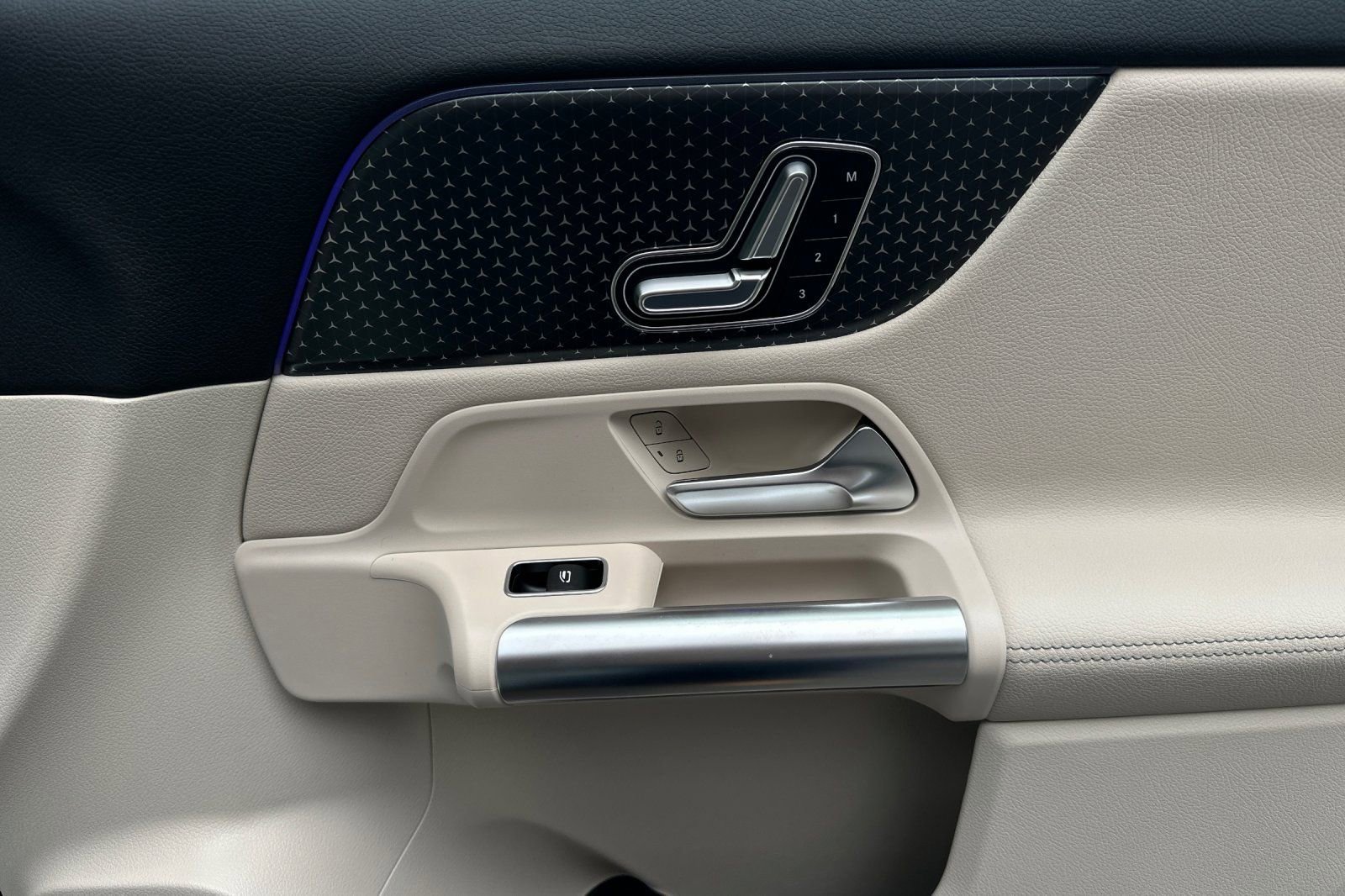 New 2025 Mercedes-Benz GLA 250 image 21