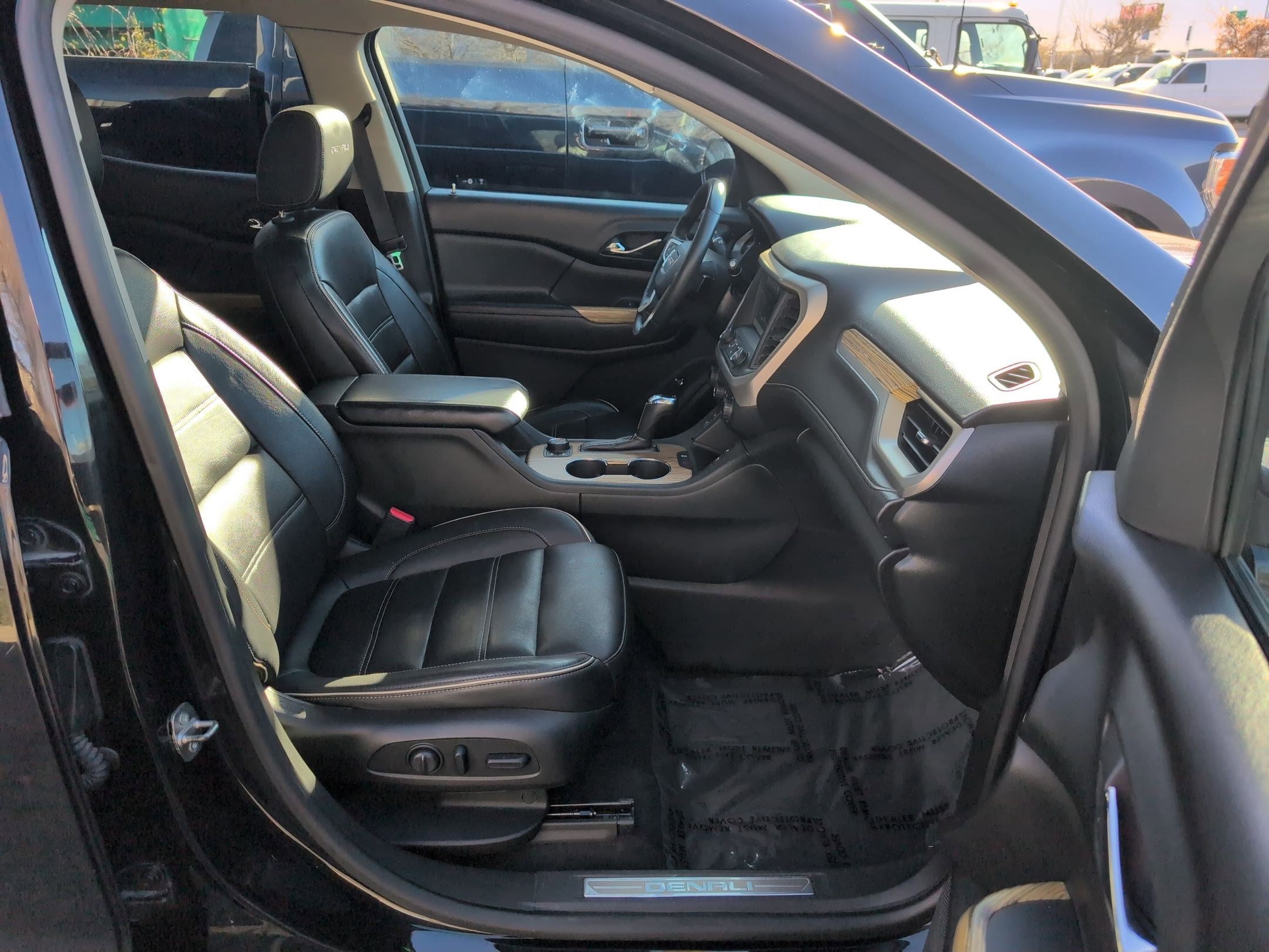 Used 2017 GMC Acadia Denali w/ Technology Package image 29