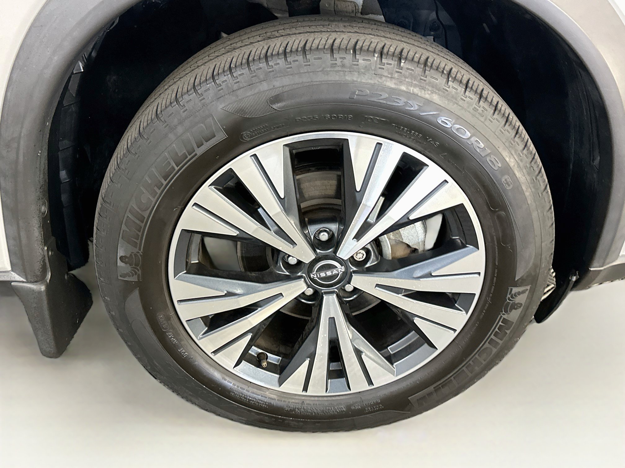 Used 2023 Nissan Rogue SV AWD/4WD image 11