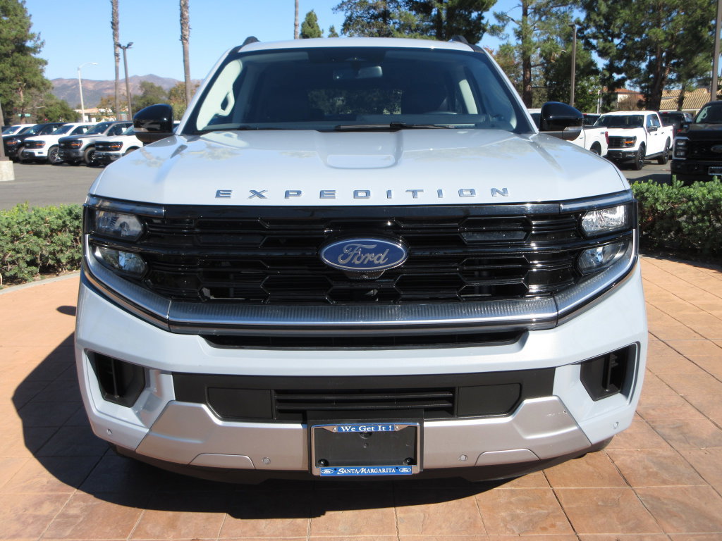 Certified 2025 Ford Expedition Max Platinum w/ Platinum Ultimate Package AWD/4WD image 8