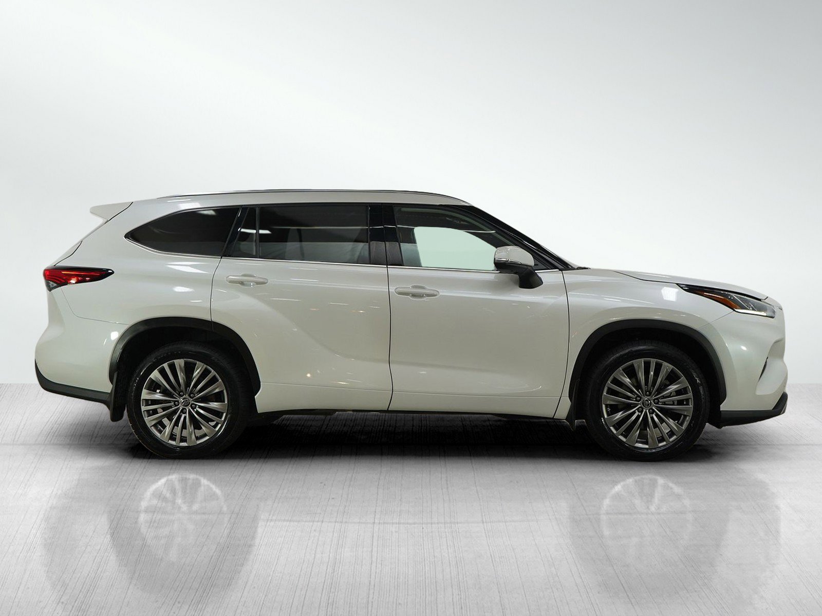 Used 2021 Toyota Highlander Platinum AWD/4WD image 6