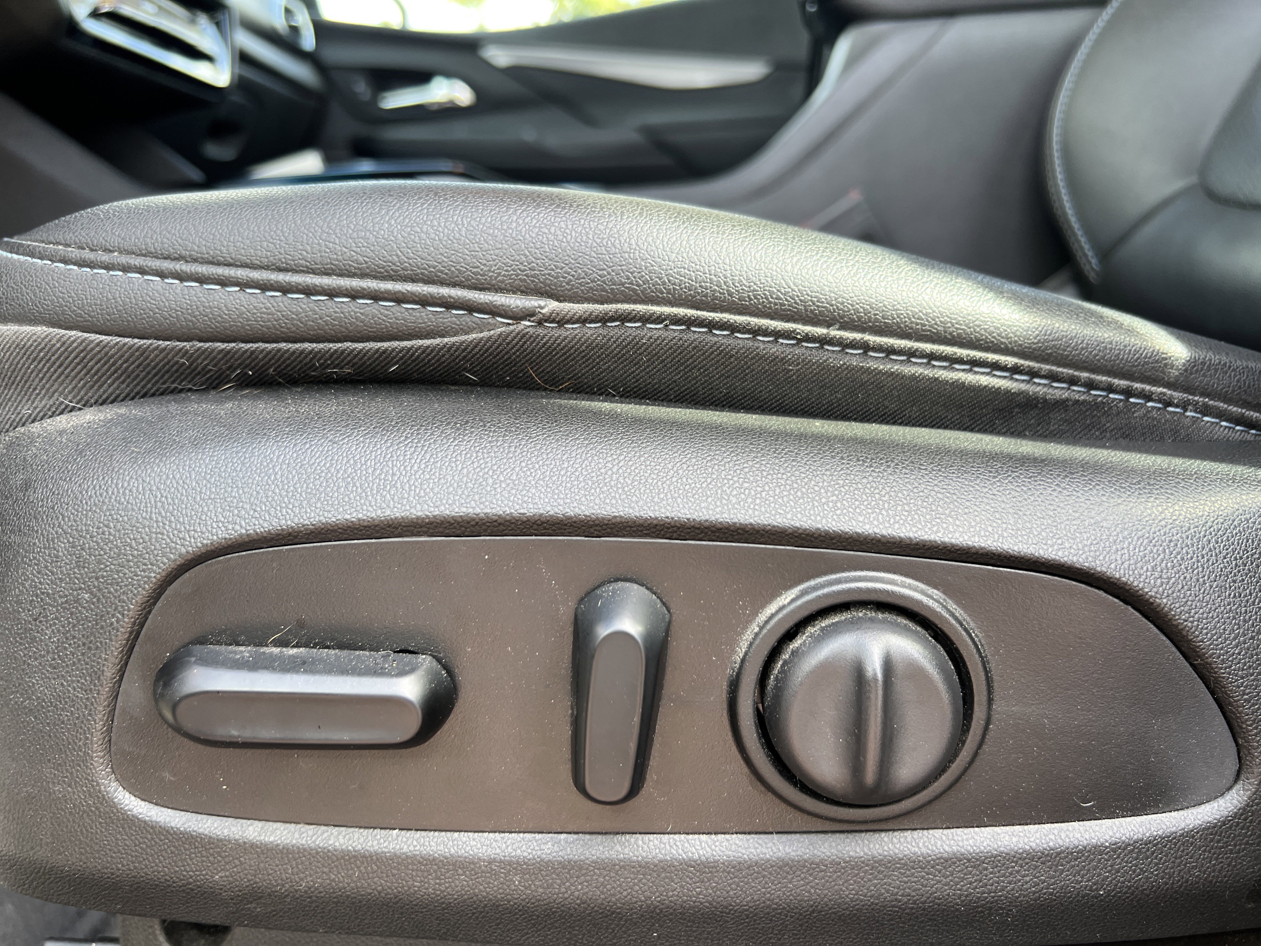 Used 2022 Chevrolet Bolt LT w/ Infotainment Package image 36