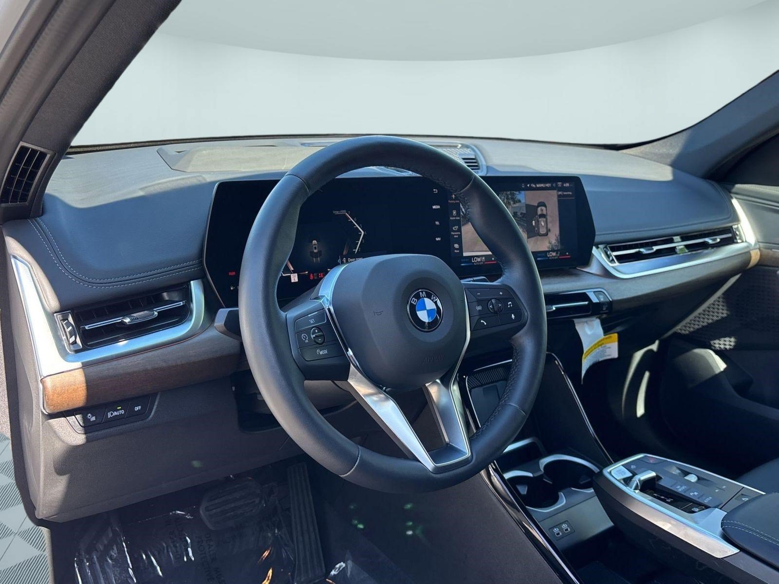 Certified 2025 BMW X1 xDrive28i w/ Technology Package AWD/4WD image 4